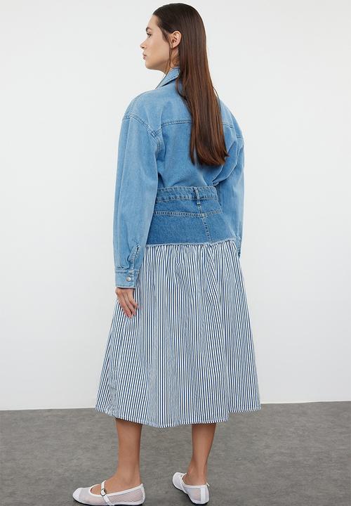 Trendyol - Color blocked high waist midi denim skirt - blue & white 
