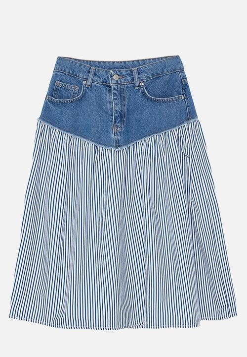 Trendyol - Color blocked high waist midi denim skirt - blue & white 