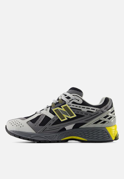 New Balance  - 1906
