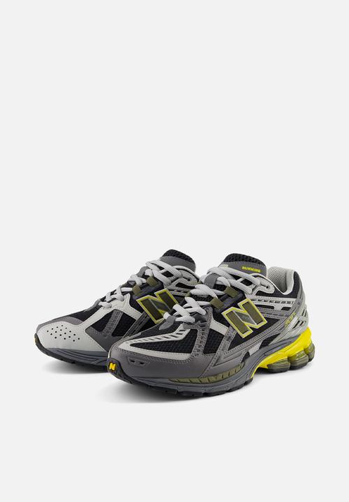 New Balance  - 1906