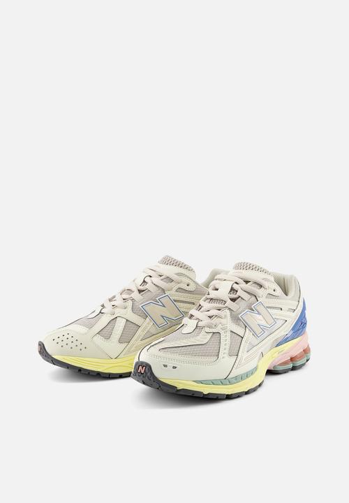 New Balance  - 1906