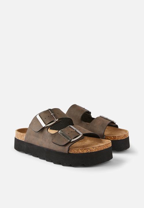 Cotton On - Rex Flatform Buckle Slide - Choc Distressed