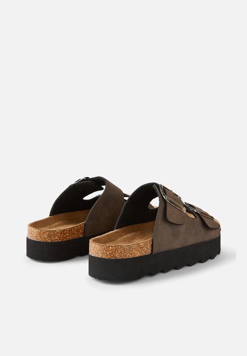 Cotton On - Rex Flatform Buckle Slide - Choc Distressed