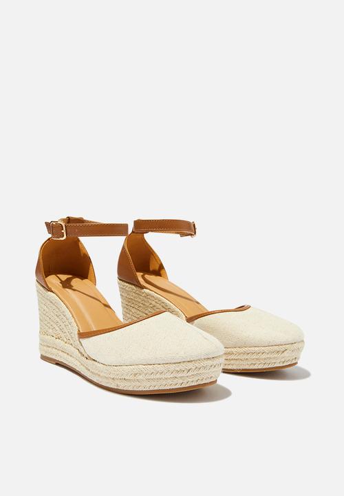 Cotton On - Lola Closed Toe Espadrille - Canvas/Tan