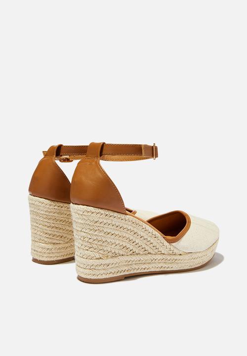Cotton On - Lola Closed Toe Espadrille - Canvas/Tan