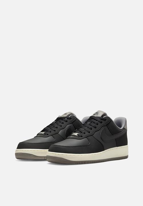 Nike - AIR FORCE 1 '07 LV8