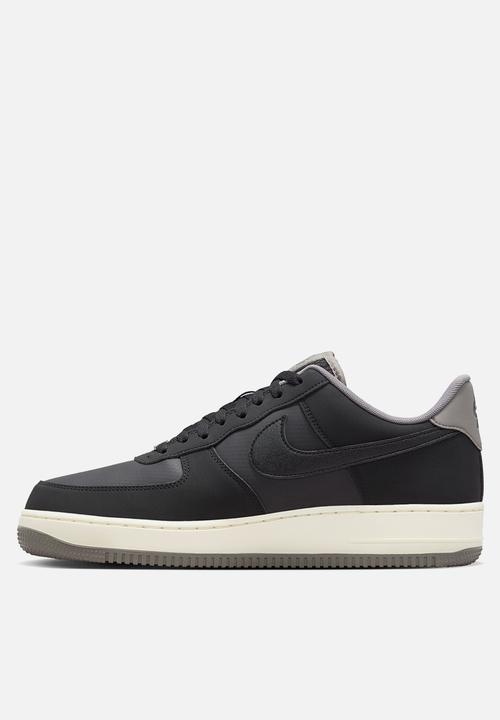 Nike - AIR FORCE 1 '07 LV8
