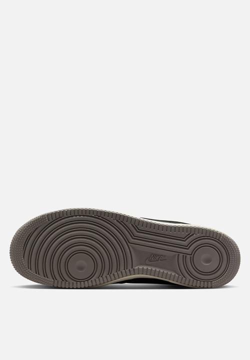 Nike - AIR FORCE 1 '07 LV8