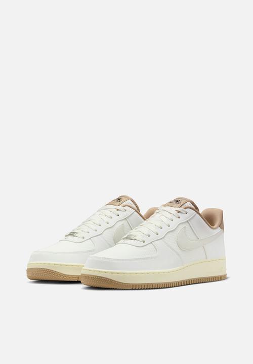 Nike - AIR FORCE 1 '07 LV8
