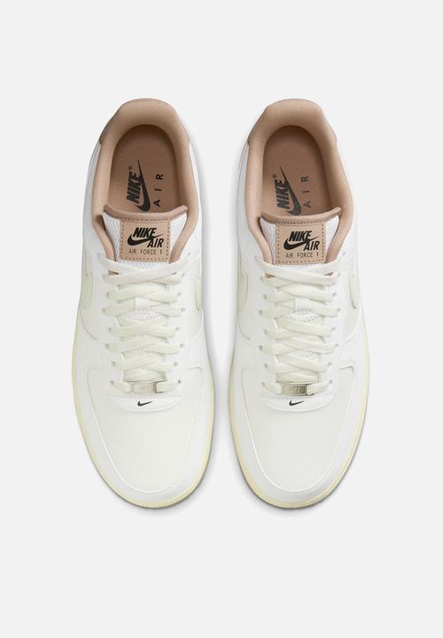 Nike - AIR FORCE 1 '07 LV8