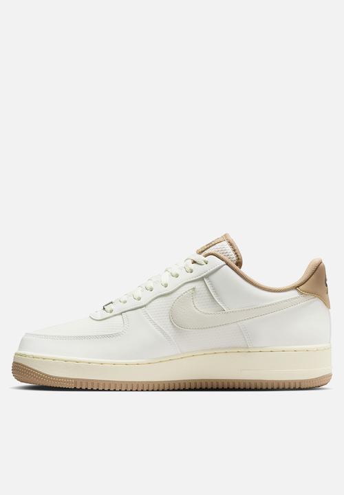 Nike - AIR FORCE 1 '07 LV8