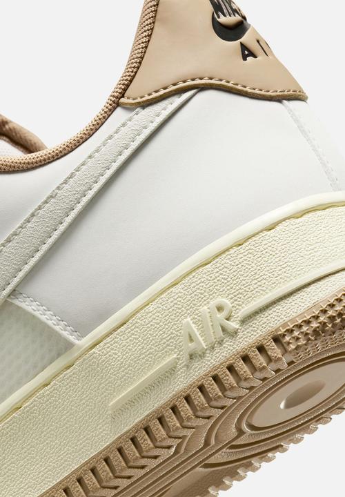 Nike - AIR FORCE 1 '07 LV8