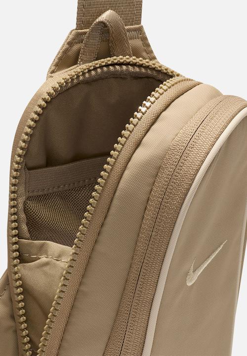 Nike - Nike Sportswear Essentials