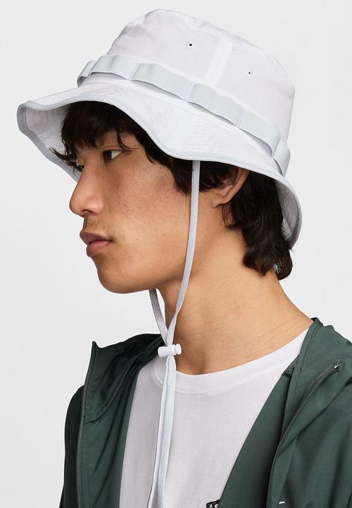 womens white nike bucket hat
