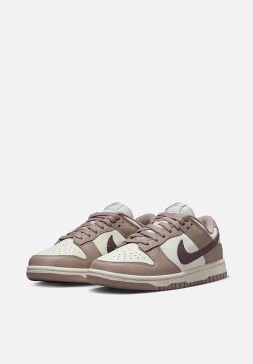 Nike - Dunk Low