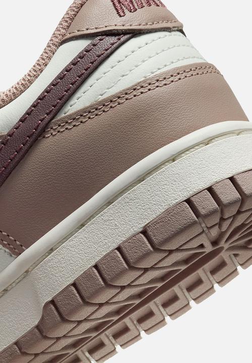 Nike - Dunk Low