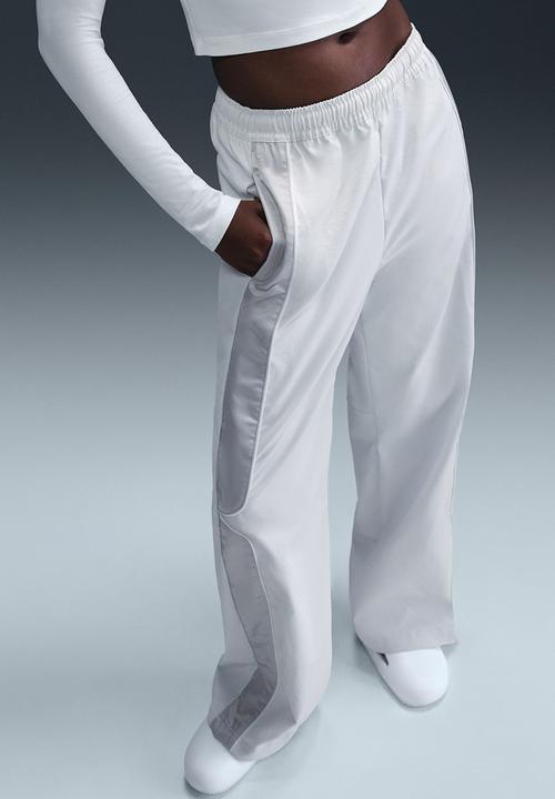 Nike - Nike woven swoosh pant - Photon Dust/Lt Smoke Grey