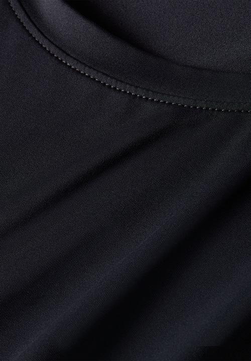 Nike - Nike One Swoosh tank - Black/White