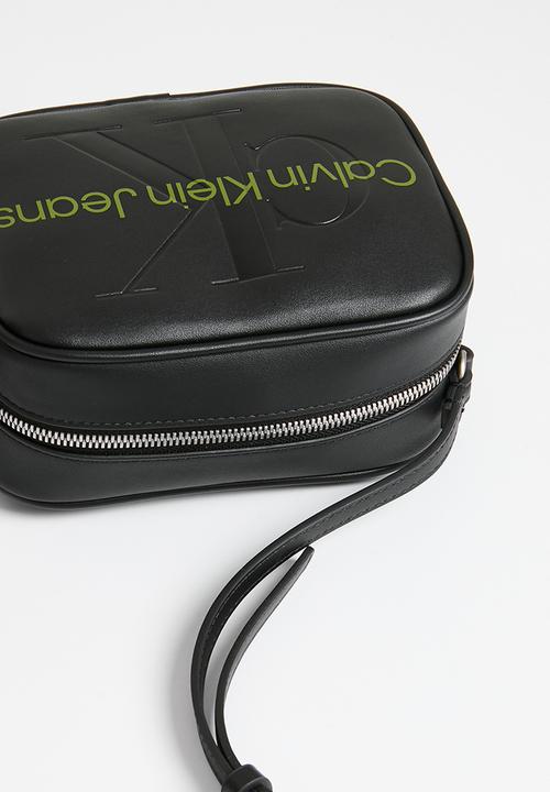 Calvin Klein - Sculpted camera bag18 mono - black/sharp green