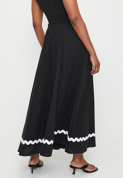Me&B - The Cotton Skirt With Ric Rac - Black & White