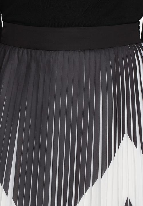 Y.A.S - Zaggy pleated skirt