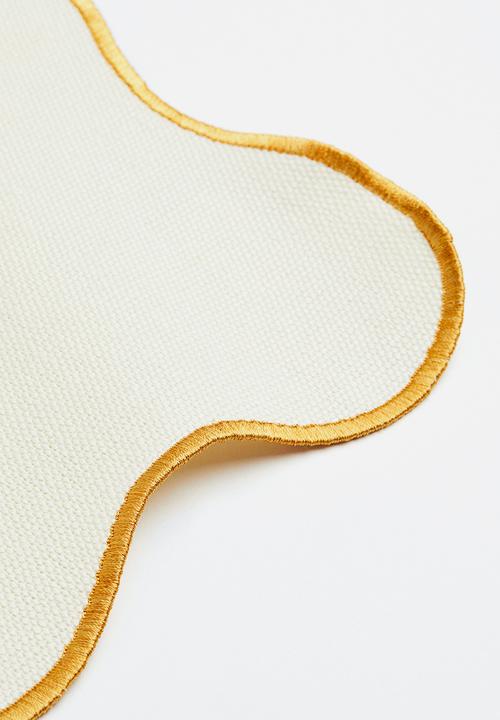 H&M - Scallop-edged place mat - cream/gold-coloured 