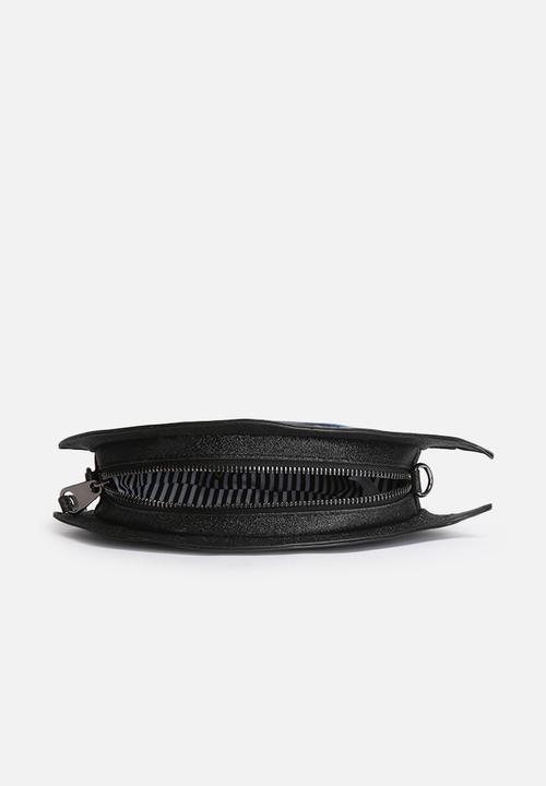 Nila Anthony - Eye Clutch