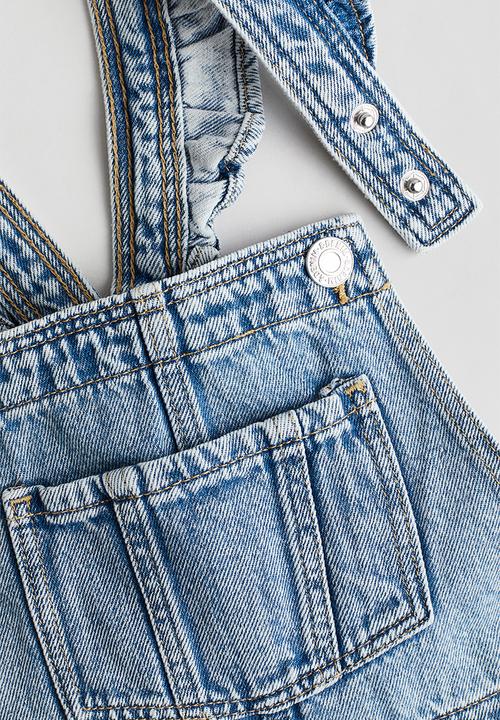 H&M - Denim dungaree shorts - light denim blue 