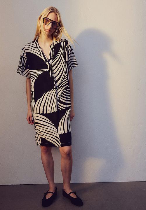 H&M - Viscose tunic dress - black patterned