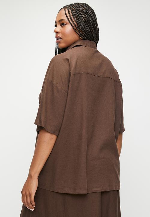 Cotton On - Plus Haven Short Sleeve Shirt - Chocolate