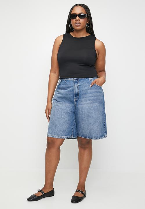 Cotton On - Plus Super Baggy Denim Jort - Blue Haze