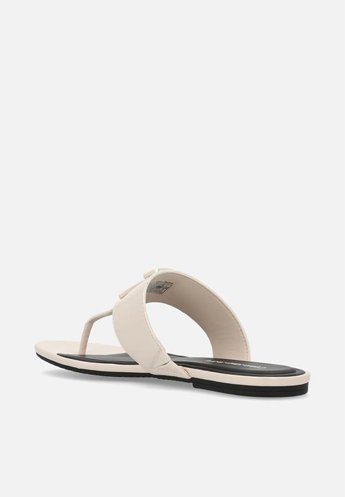 Calvin Klein - T-bar sandal - whisper pink