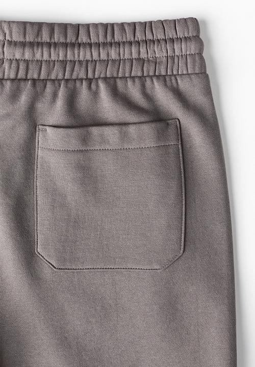 H&M - Regular fit sweatshorts - dark greige 