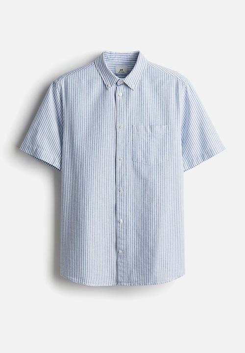 H&M - Regular fit short-sleeved oxford shirt - blue striped