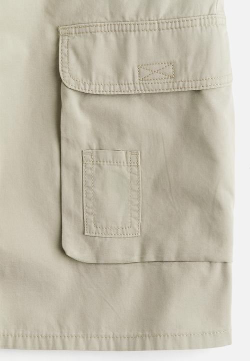 H&M - Canvas cargo shorts - light khaki green