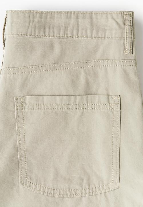 H&M - Canvas cargo shorts - light khaki green
