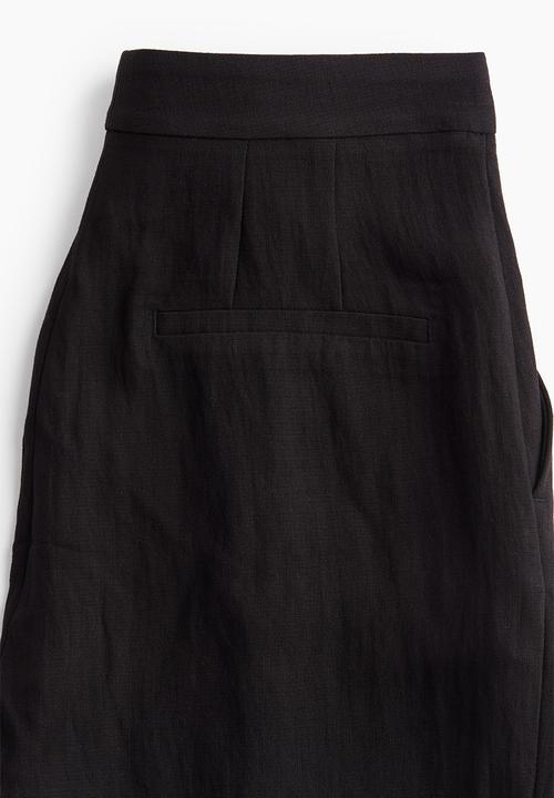 H&M - Knee-length shorts - black
