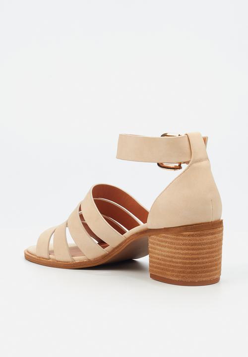 Miss Black - Seranno 3 block heel - beige