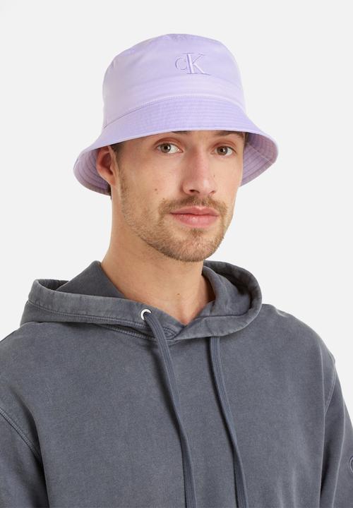 Calvin Klein - Monogram embro bucket hat - pastel lilac