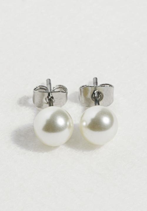 Vero Moda - Pearly Ear Studs