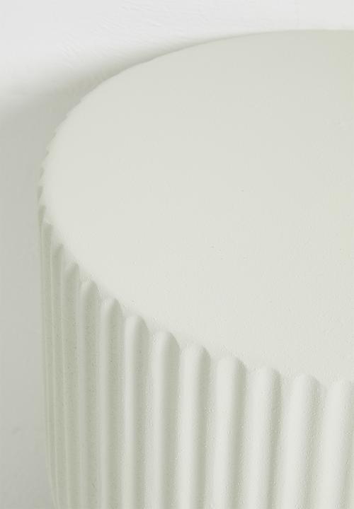 Nolden Brothers - Maui ribbed side table - natural