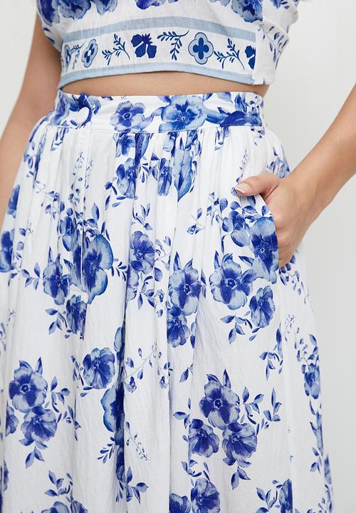 MILLA - Co-ord a-line maxi skirt - blues linear floral