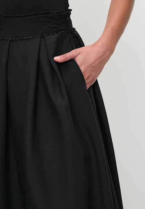 MILLA - Co-ord embroidered skirt - black