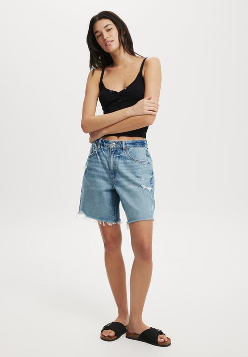 Cotton On - Relaxed Denim Short - Blue Haze Rip
