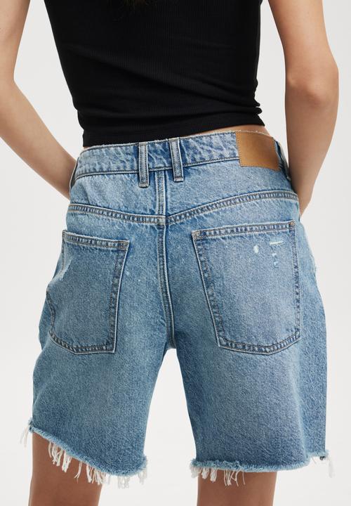 Cotton On - Relaxed Denim Short - Blue Haze Rip
