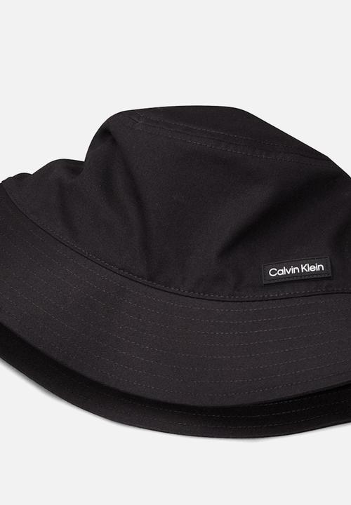 Calvin Klein - Essential patch bucket - black