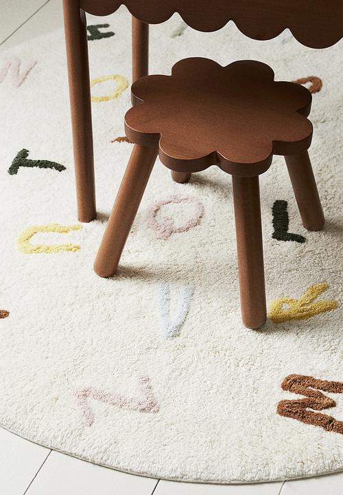 H&M - Tufted alphabet rug - light beige alphabet