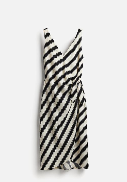 H&M - Textured wrap dress - black & white striped