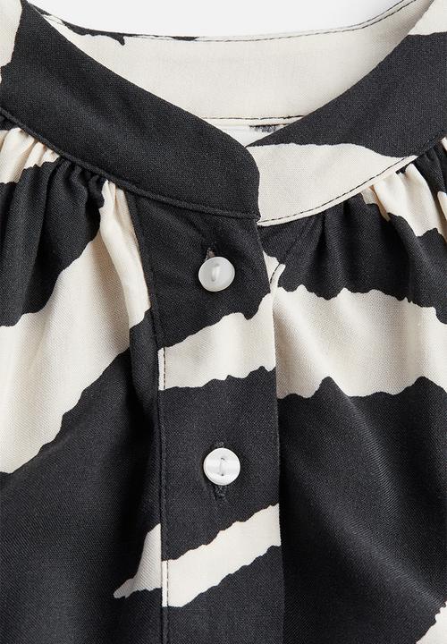 H&M - Balloon-sleeved blouse - dark grey zebra print