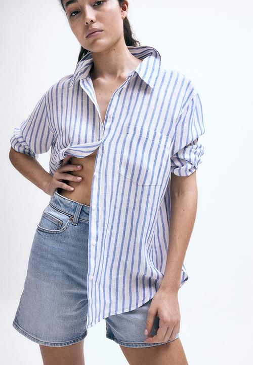 H&M - High-waisted denim shorts - light denim blue